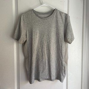 grey tshirt